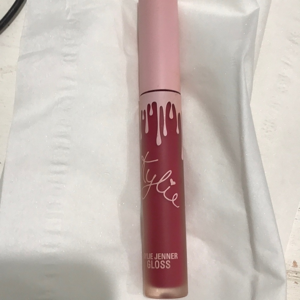 Shipping today buy now Kylie cherry pie